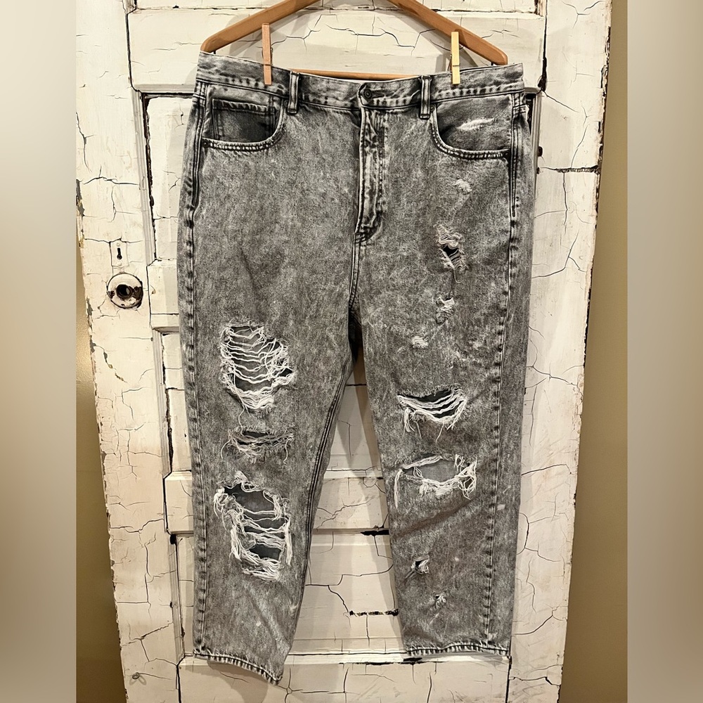American Eagle Black Acid Wash Jeans Size 18